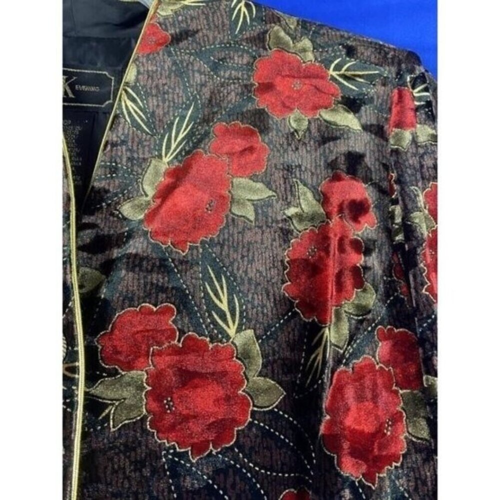 R&K Evenings Red & Black Rose Floral Lightweight Button Up Jacket size 10 Petite - Picture 3 of 4